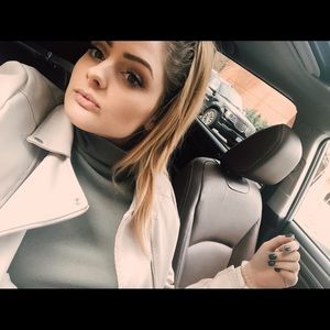 Meet your Posher, Elizabeth